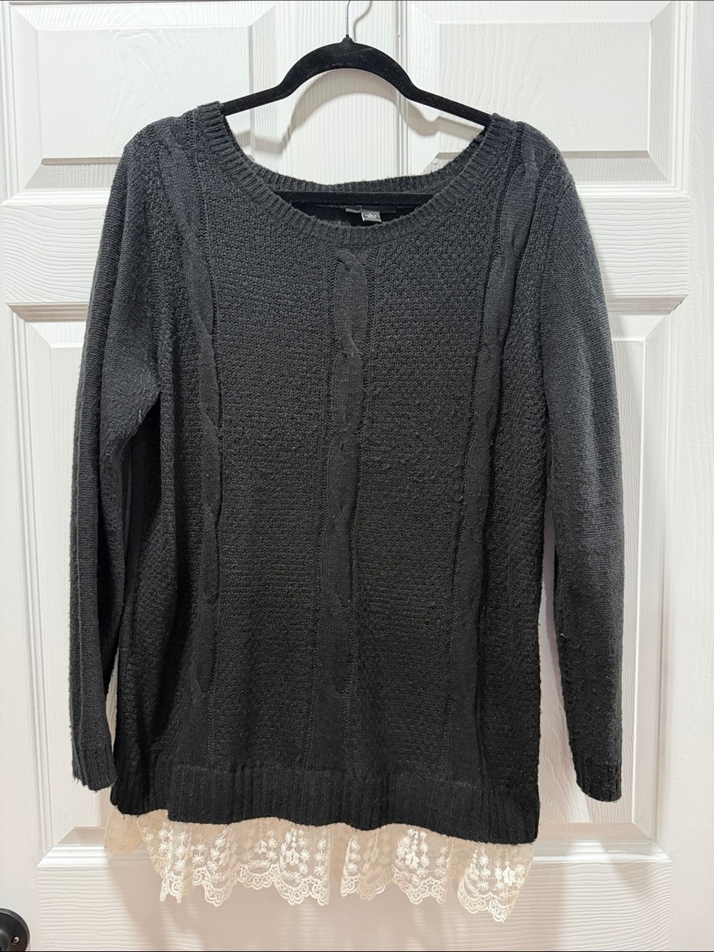 AB Studio Black Cable-Knit Crew Sweater with Cream Lace Hem